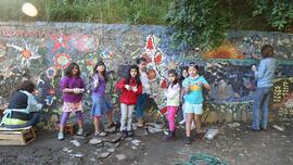 Mosaico Jardín de la Memoria. Niñas y niños.